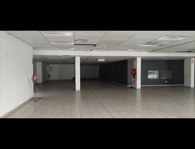 250M² BUSINESS CENTRE TO LET IN SONHEUWEL